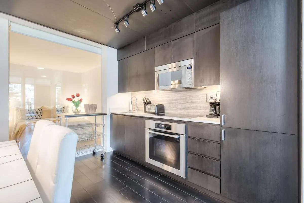 Charming 4Br Downtown Townhome Near Cn Tower Free Parking Toronto Apartment