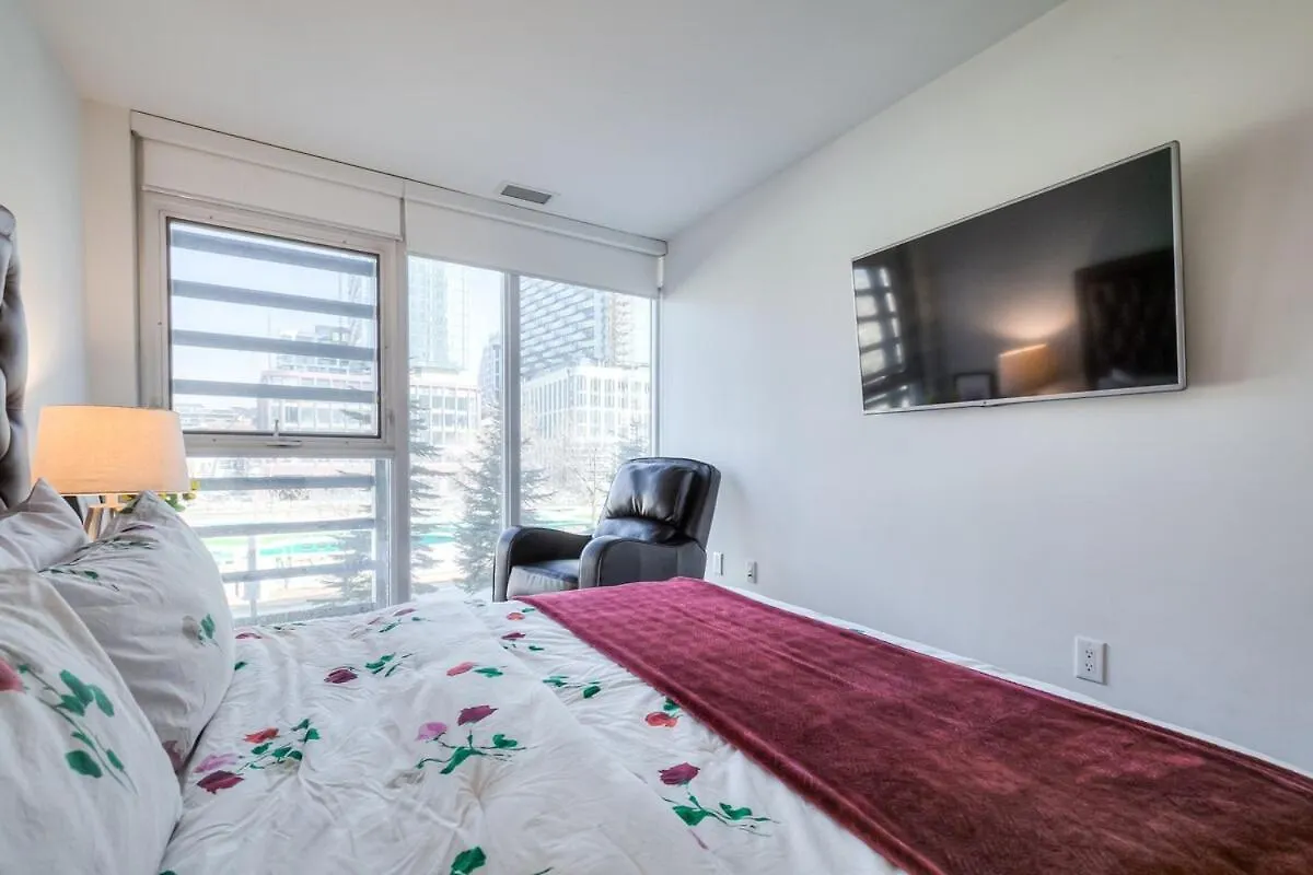 Apartment Charming 4Br Downtown Townhome Near Cn Tower Free Parking Toronto