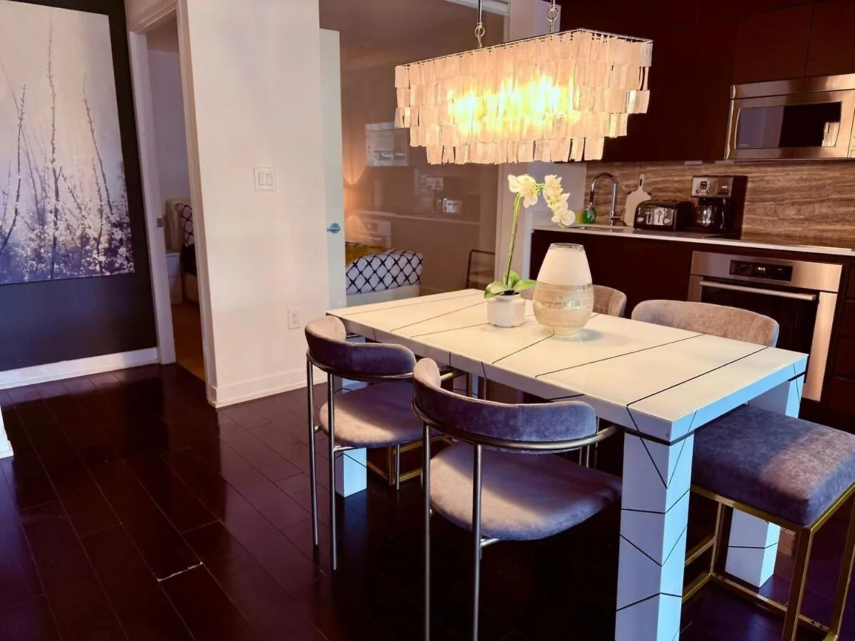 Charming 4Br Downtown Townhome Near Cn Tower Free Parking Toronto Canada