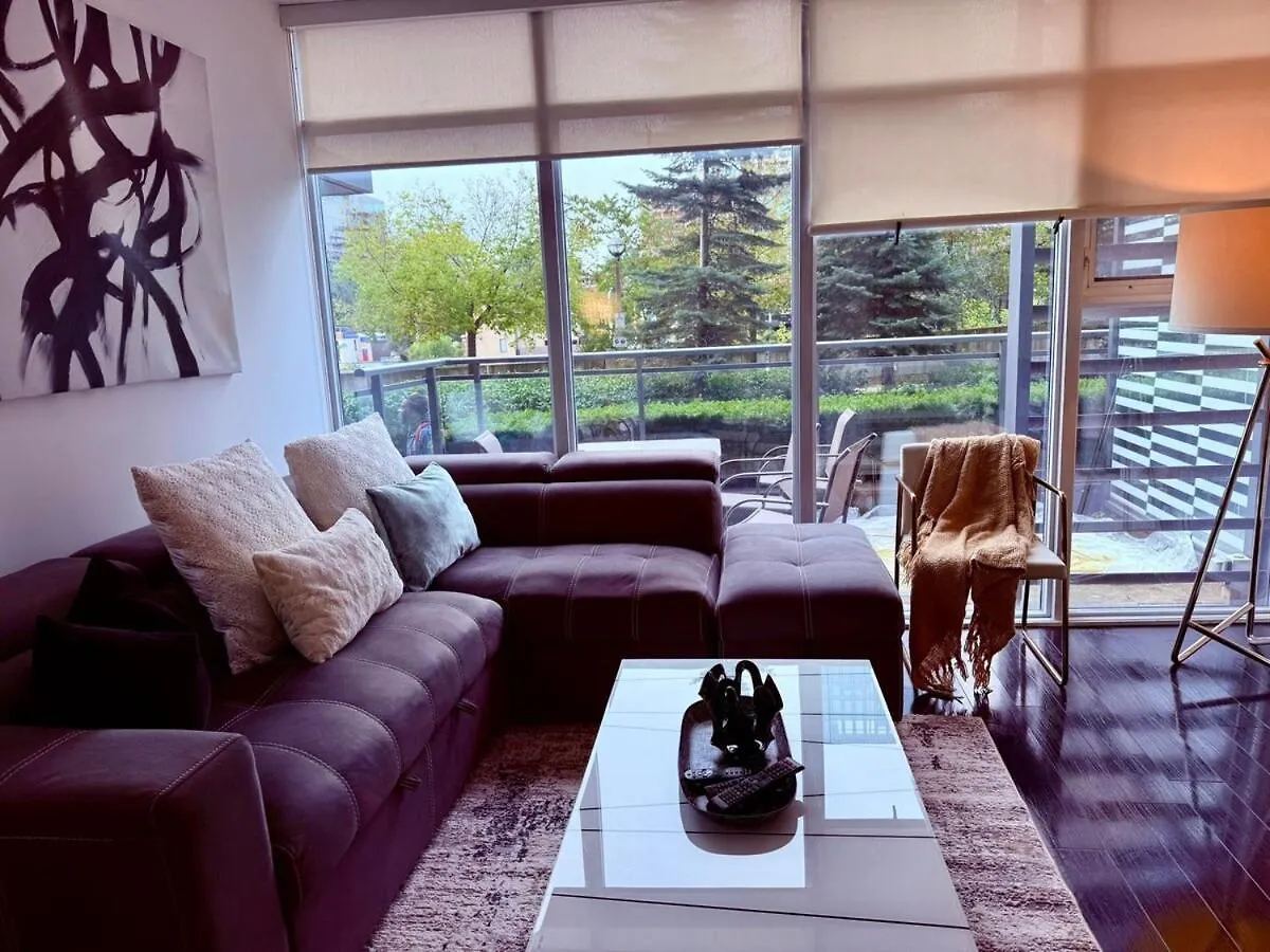 Charming 4Br Downtown Townhome Near Cn Tower Free Parking Toronto 0*,  Canada