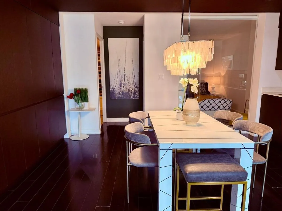 Apartment Charming 4Br Downtown Townhome Near Cn Tower Free Parking Toronto Canada