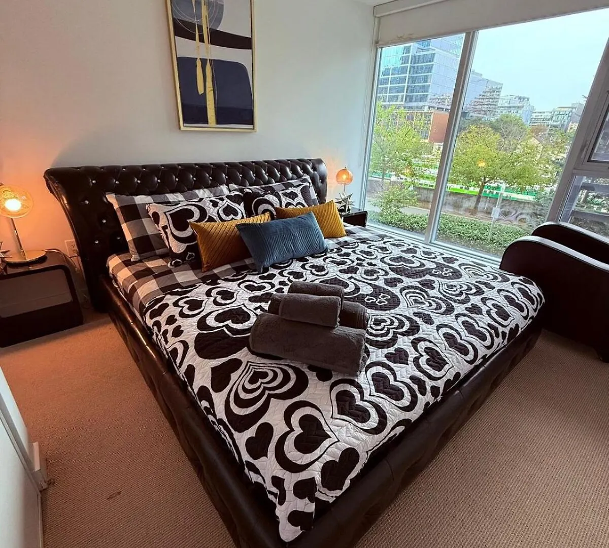Apartment Charming 4Br Downtown Townhome Near Cn Tower Free Parking Toronto