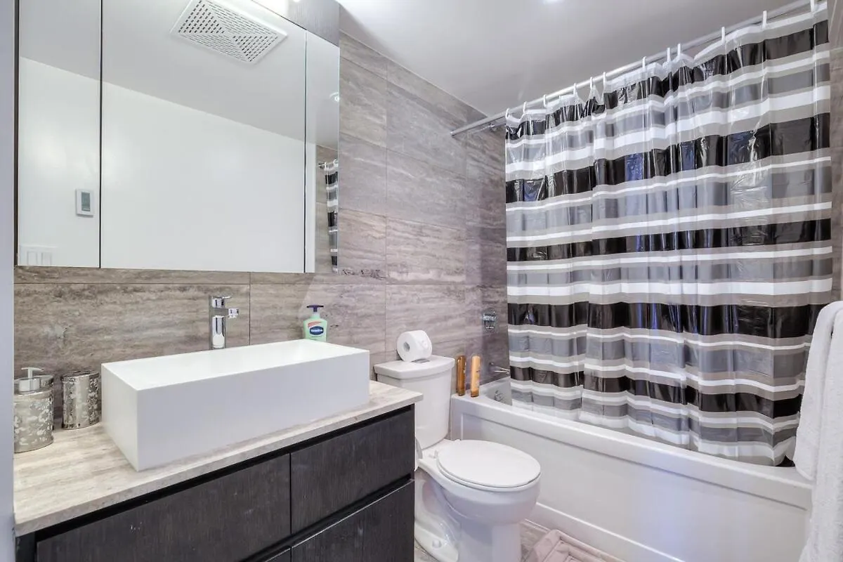 Charming 4Br Downtown Townhome Near Cn Tower Free Parking Toronto 0*,